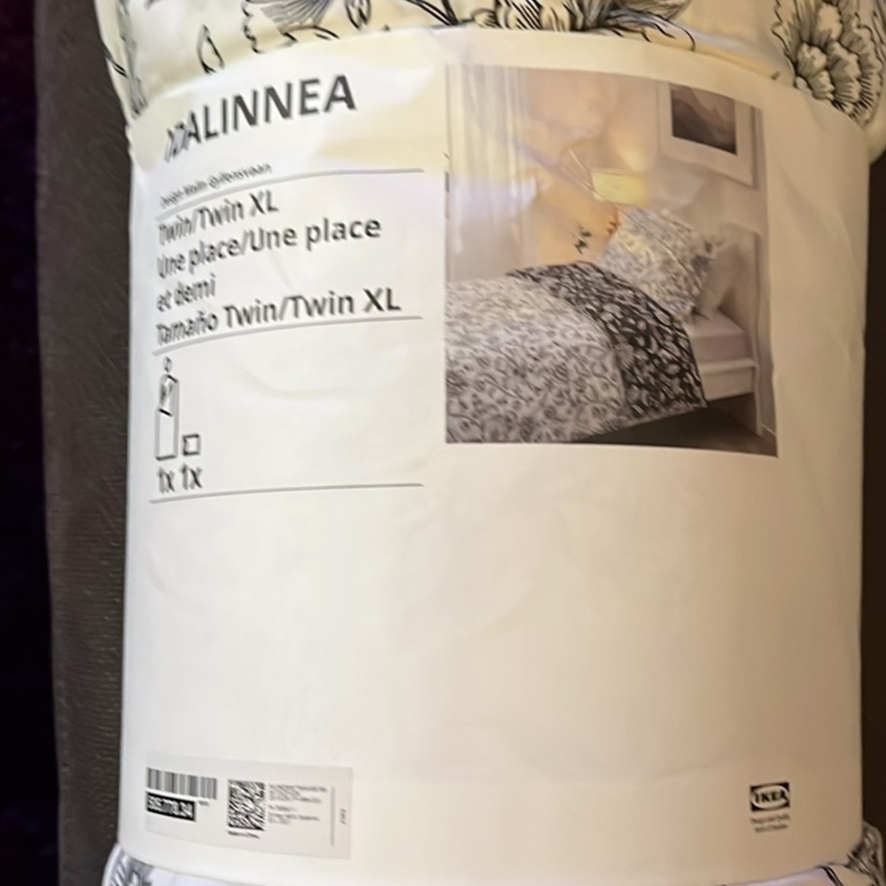 IKEA Twin XL Comforter- Black and White Floral